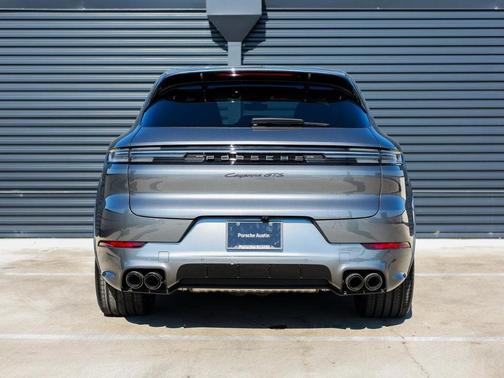 2026 Porsche Cayenne GTS