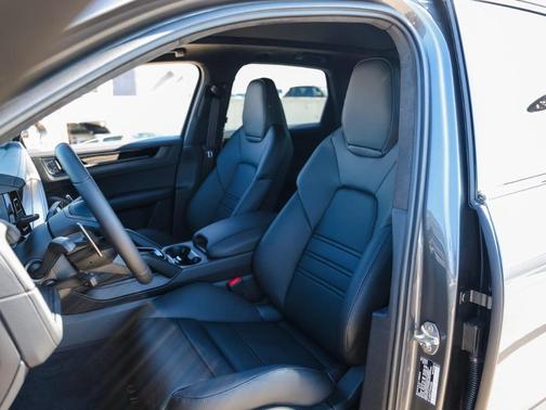 2026 Porsche Cayenne GTS