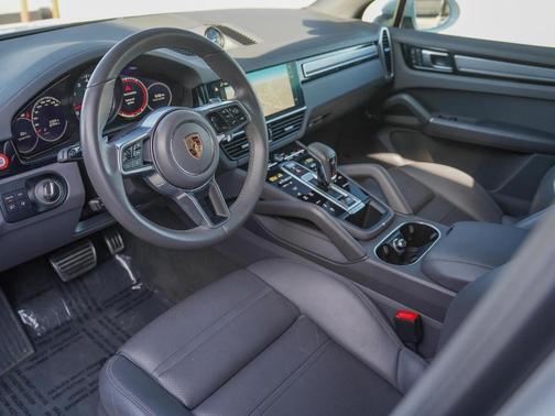 2023 Porsche Cayenne S Platinum Edition
