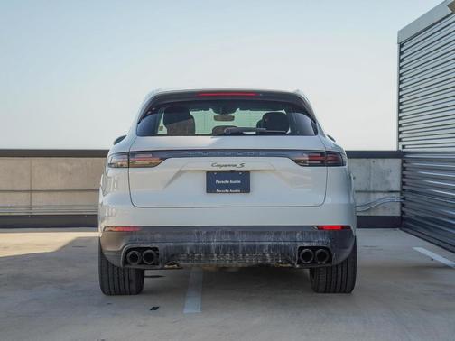 2023 Porsche Cayenne S Platinum Edition