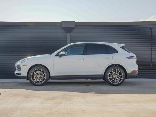2023 Porsche Cayenne S Platinum Edition