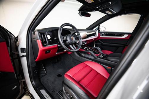 Chalk 2026 Porsche Cayenne AWD