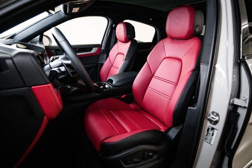 Chalk 2026 Porsche Cayenne AWD