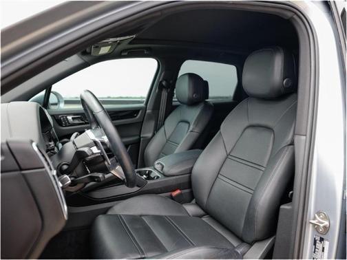 2023 Porsche Cayenne Platinum Edition