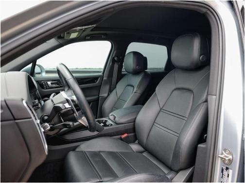 2023 Porsche Cayenne Platinum Edition