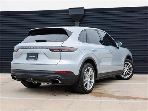 2023 Porsche Cayenne Platinum Edition