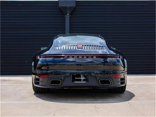 2022 Porsche 911 Carrera