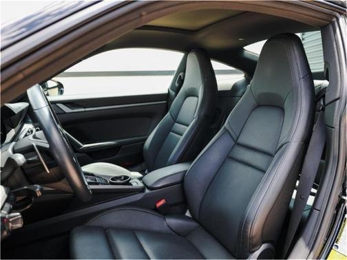 2022 Porsche 911 Carrera