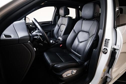 White 2023 Porsche Macan