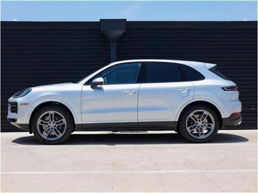 2025 Porsche Cayenne Base