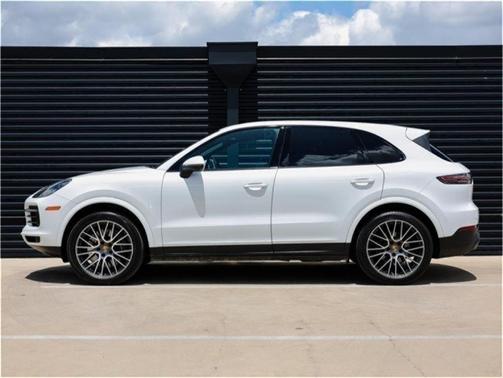 2021 Porsche Cayenne Base