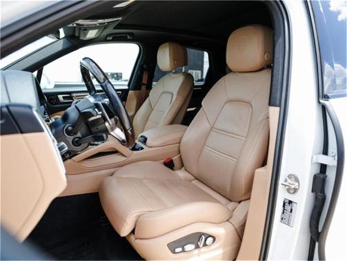 2021 Porsche Cayenne Base