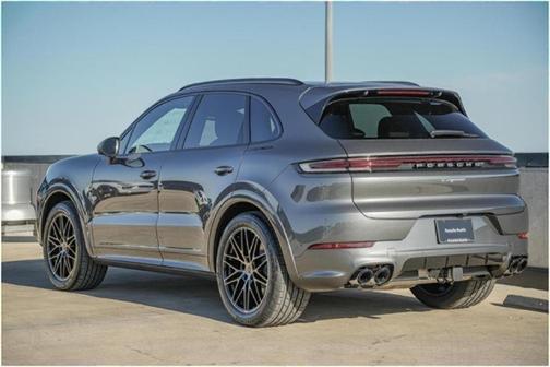 2025 Porsche Cayenne Base