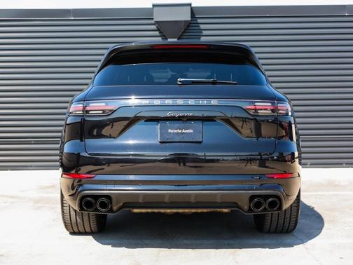 2022 Porsche Cayenne Platinum Edition