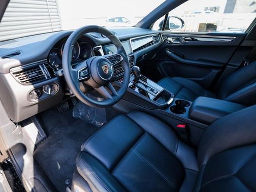 2025 Porsche Macan T