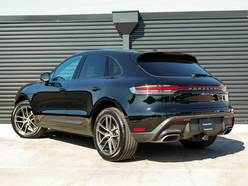 2025 Porsche Macan T