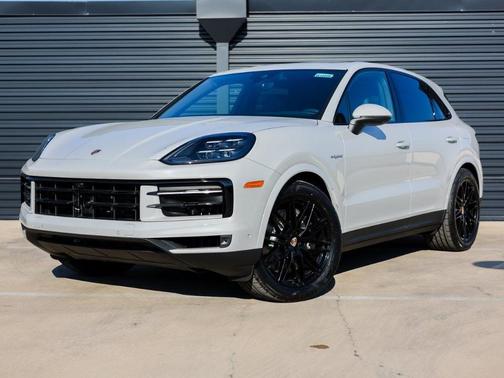 2025 Porsche Cayenne AWD