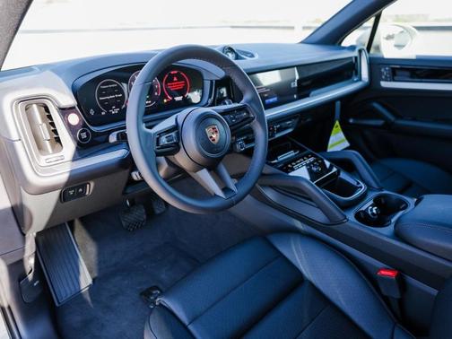 2025 Porsche Cayenne AWD