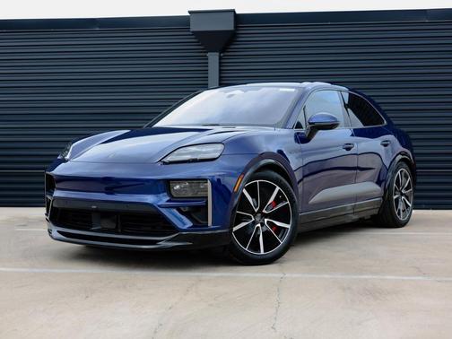 2025 Porsche Macan Turbo