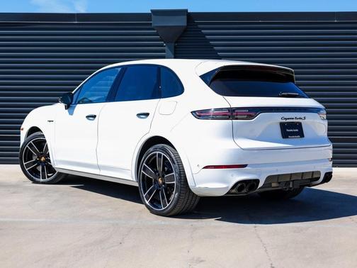 2023 Porsche Cayenne Turbo S