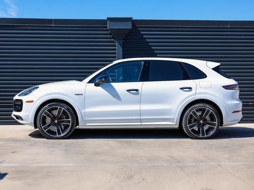 2023 Porsche Cayenne Turbo S