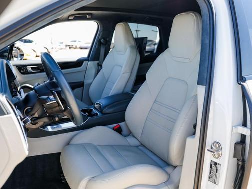 2023 Porsche Cayenne Turbo S