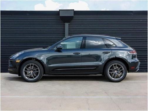 2025 Porsche Macan Base