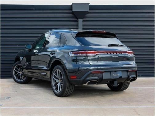 2025 Porsche Macan Base