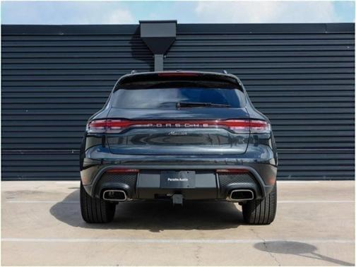 2025 Porsche Macan Base