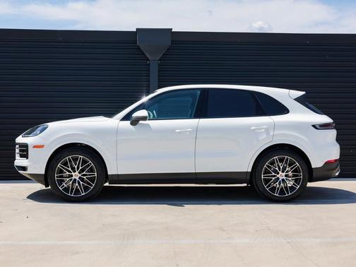 2025 Porsche Cayenne Base