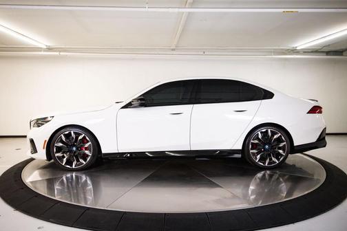 Alpine White 2024 BMW i5 M60