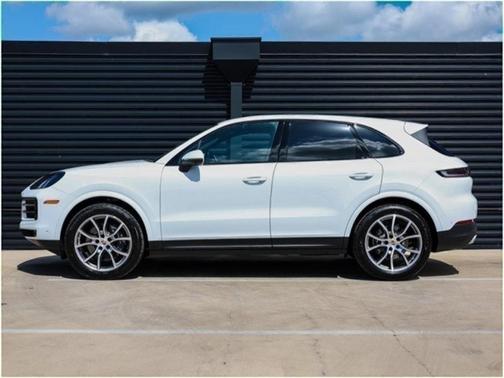 2025 Porsche Cayenne Base