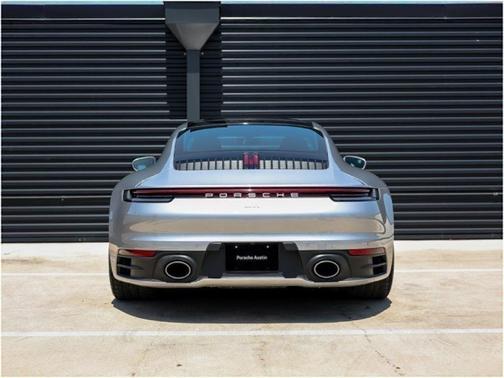 2022 Porsche 911 Carrera