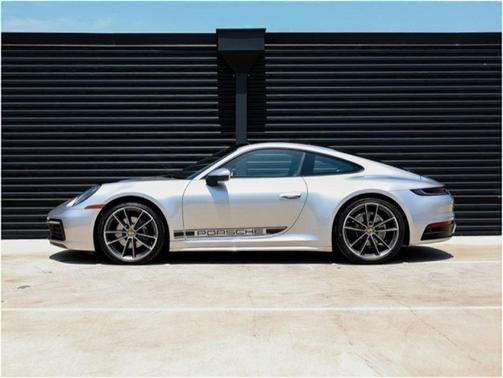 2022 Porsche 911 Carrera