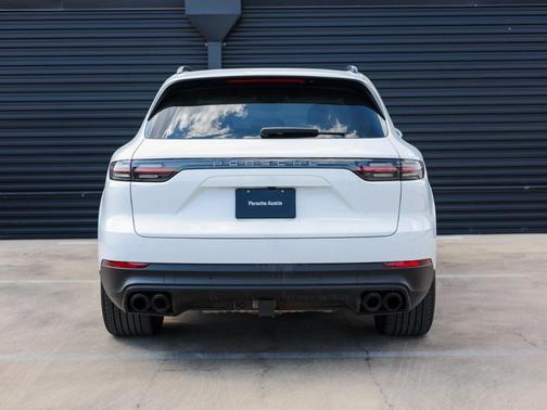2023 Porsche Cayenne Platinum Edition
