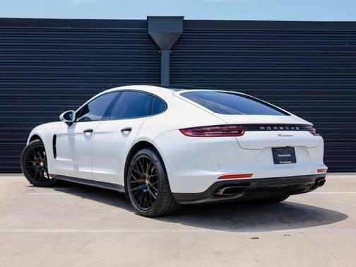 2017 Porsche Panamera Base