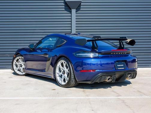 2024 Porsche 718 Cayman GT4 RS