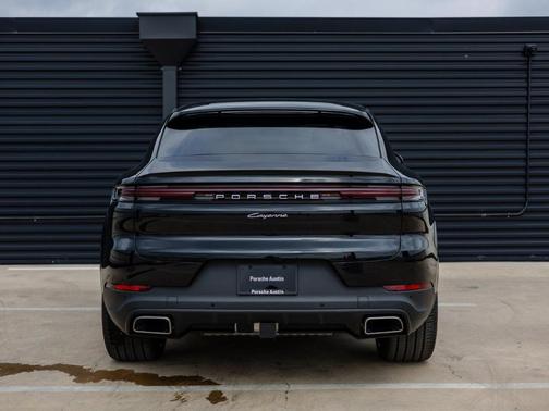 2025 Porsche Cayenne AWD