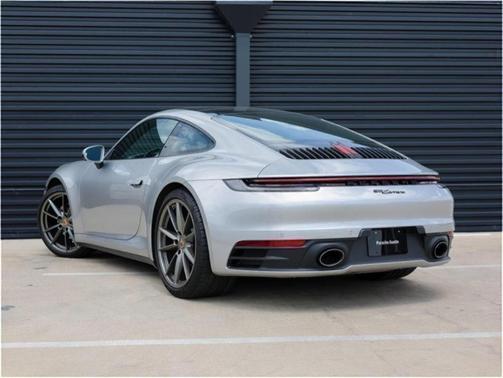 2021 Porsche 911 Carrera