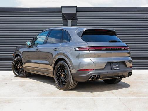 2025 Porsche Cayenne S