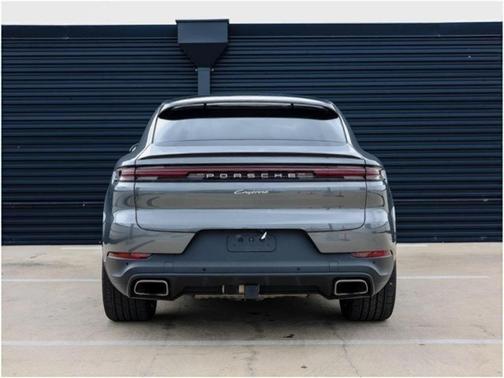 2025 Porsche Cayenne AWD