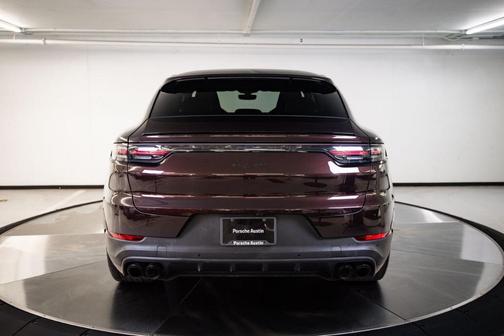 Mahogany Metallic 2023 Porsche Cayenne Platinum Edition