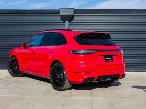 2022 Porsche Cayenne GTS