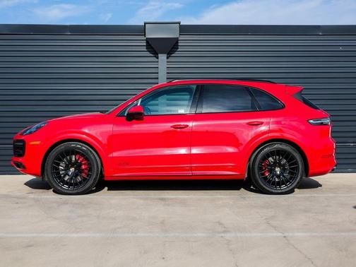 2022 Porsche Cayenne GTS