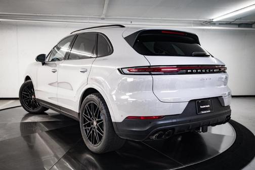 Chalk 2026 Porsche Cayenne Base