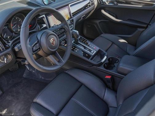 2025 Porsche Macan T