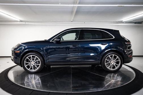 Blue Metallic 2024 Porsche Cayenne Base