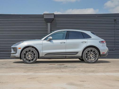 2024 Porsche Macan Base (PDK)