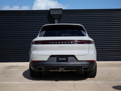 2025 Porsche Cayenne Base