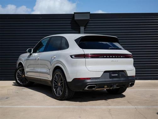2025 Porsche Cayenne Base